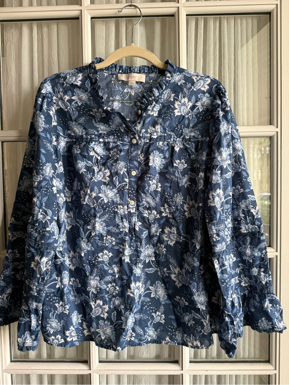 Loft Lightweight Navy Floral Button-Front Women's Top Medium